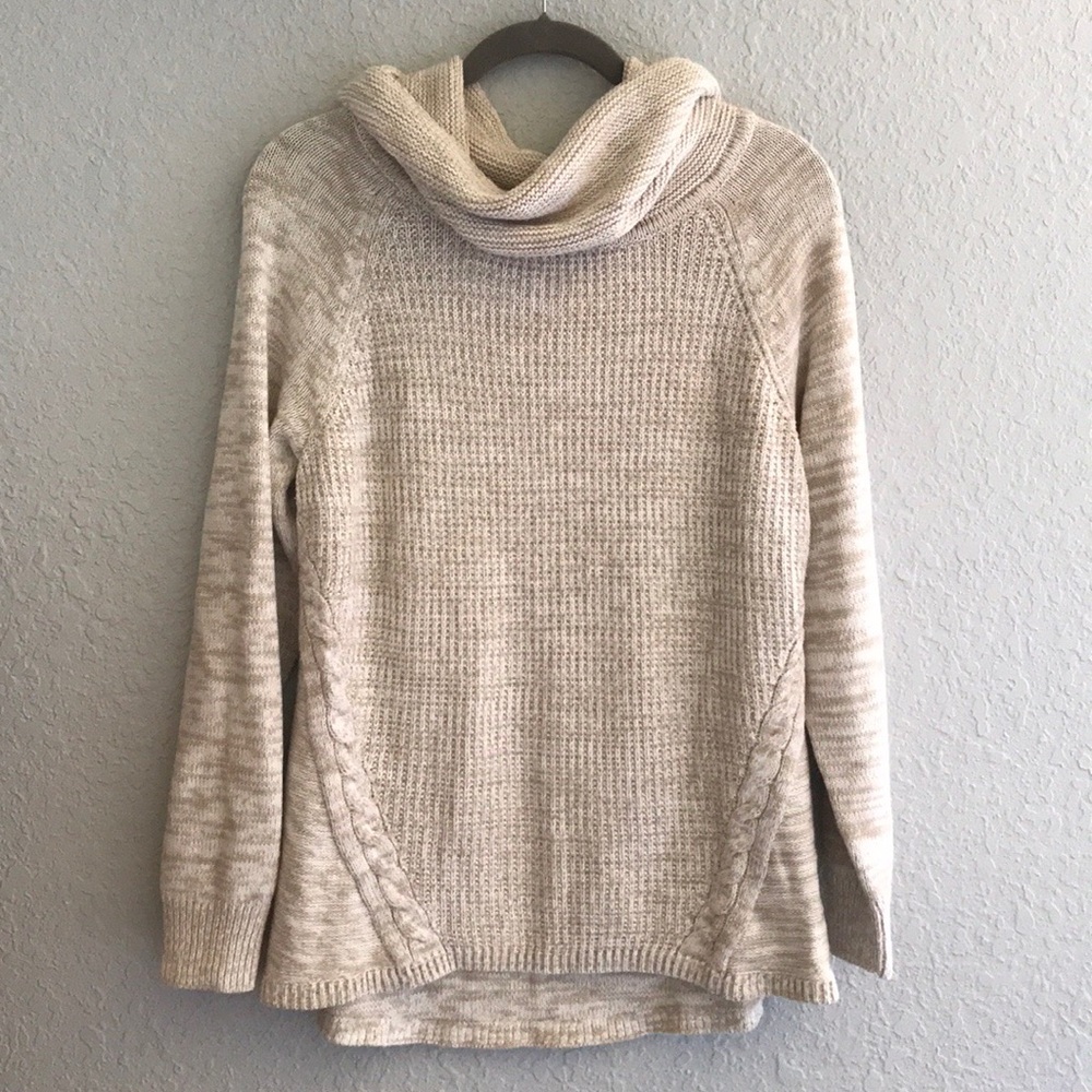 Croft & Barrow Cream and Tan Sweater